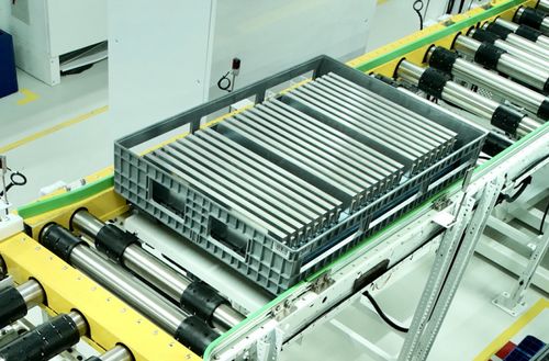 探访蜂巢能源工厂 揭秘短刀电池生产三大秘籍